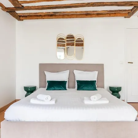 Typical Flat In The Old Appartement
