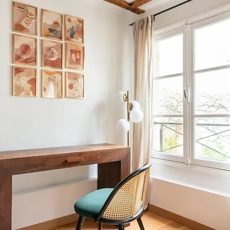 Typical Flat In The Old * Paris
